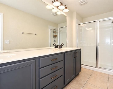 7722 Fairgrove Avenue - Photo Thumbnail 32