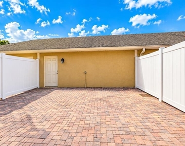 7722 Fairgrove Avenue - Photo Thumbnail 21