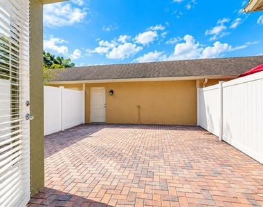 7722 Fairgrove Avenue - Photo Thumbnail 18