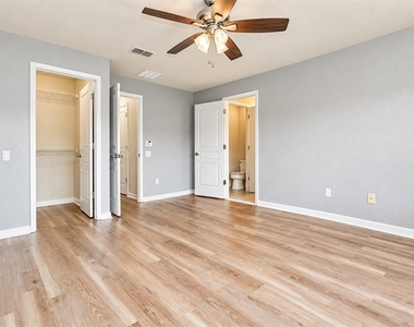 7722 Fairgrove Avenue - Photo Thumbnail 29