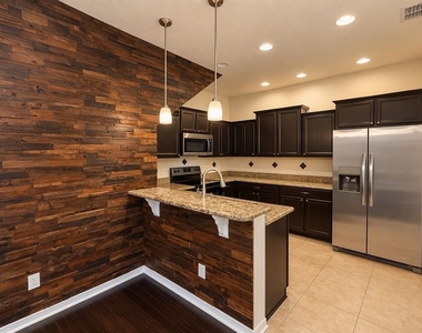 14304 Desert Haven Street - Photo Thumbnail 4