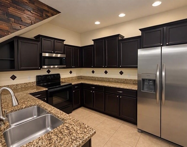 14304 Desert Haven Street - Photo Thumbnail 5