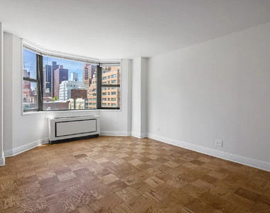 400 East 71st Street - Photo Thumbnail 4