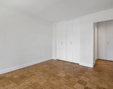 400 East 71st Street - Photo Thumbnail 2