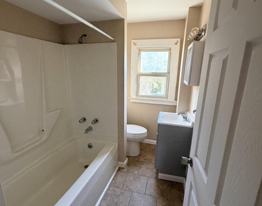 168 Summit Street - Photo Thumbnail 12