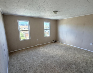 168 Summit Street - Photo Thumbnail 8