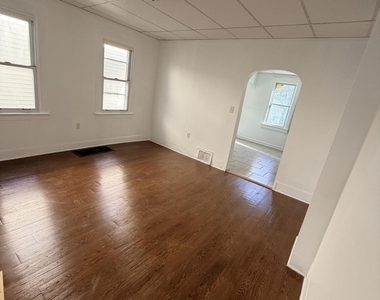 168 Summit Street - Photo Thumbnail 3