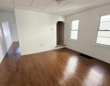 168 Summit Street - Photo Thumbnail 4