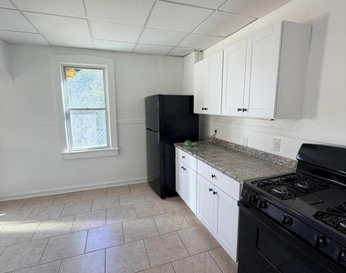 168 Summit Street - Photo Thumbnail 5