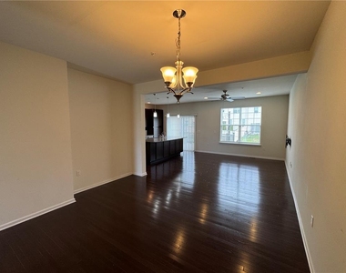 1419 Caspian Street - Photo Thumbnail 4