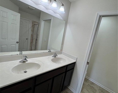 1419 Caspian Street - Photo Thumbnail 16