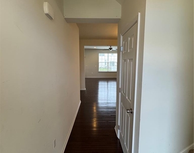 1419 Caspian Street - Photo Thumbnail 2