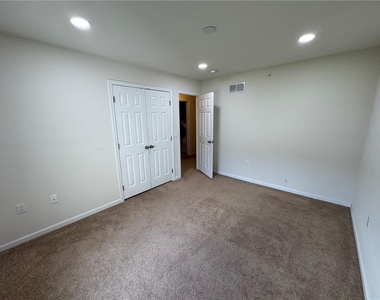 1419 Caspian Street - Photo Thumbnail 22
