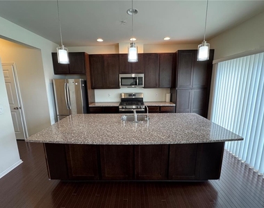 1419 Caspian Street - Photo Thumbnail 6