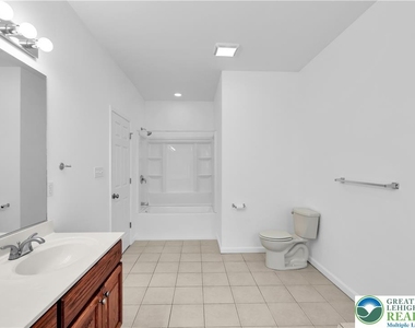 837 16th Avenue - Photo Thumbnail 22