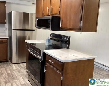 1116 W Liberty Street - Photo Thumbnail 4