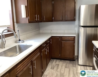 1116 W Liberty Street - Photo Thumbnail 2