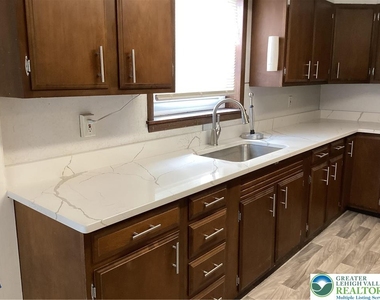 1116 W Liberty Street - Photo Thumbnail 3