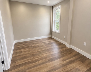 25 Marconi Place - Photo Thumbnail 1
