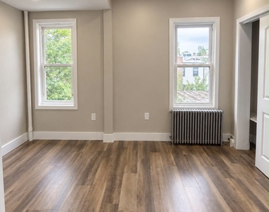 25 Marconi Place - Photo Thumbnail 3