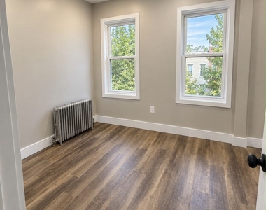 25 Marconi Place - Photo Thumbnail 2