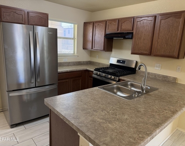 11624 Mocha Dune Drive - Photo Thumbnail 7