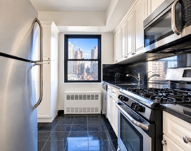 East 86th Street - Photo Thumbnail 1