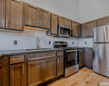 424 Main Street - Photo Thumbnail 1