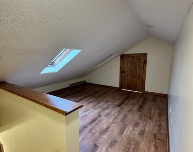 49 Ledyard Avenue - Photo Thumbnail 6