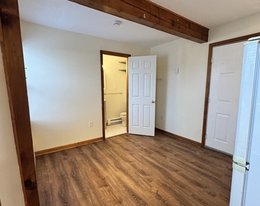 49 Ledyard Avenue - Photo Thumbnail 2