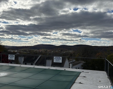 42 Valley Drive - Photo Thumbnail 3