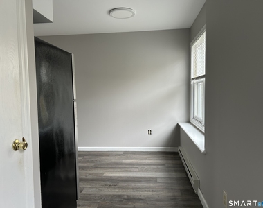 42 Valley Drive - Photo Thumbnail 8