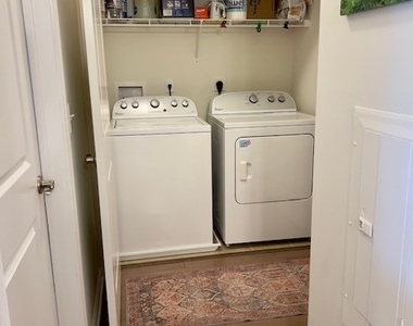 423 Center Meadow Lane - Photo Thumbnail 13