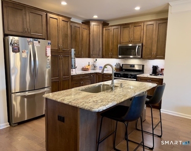 423 Center Meadow Lane - Photo Thumbnail 4