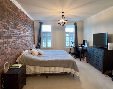 423 Center Meadow Lane - Photo Thumbnail 8