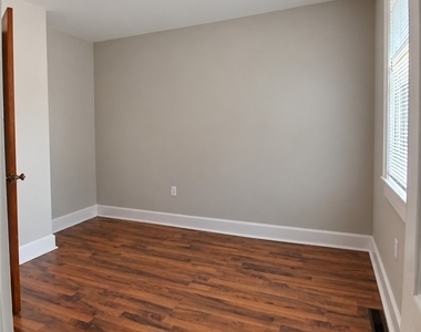 5690 Caughdenoy Road - Photo Thumbnail 9