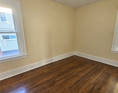 494 Coventry Avenue - Photo Thumbnail 8