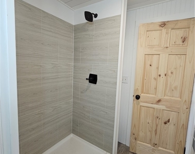 494 Coventry Avenue - Photo Thumbnail 7