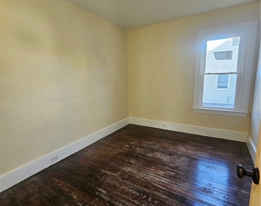 494 Coventry Avenue - Photo Thumbnail 10