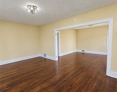 494 Coventry Avenue - Photo Thumbnail 11