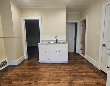 494 Coventry Avenue - Photo Thumbnail 4