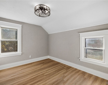 131 Crystal Avenue - Photo Thumbnail 8