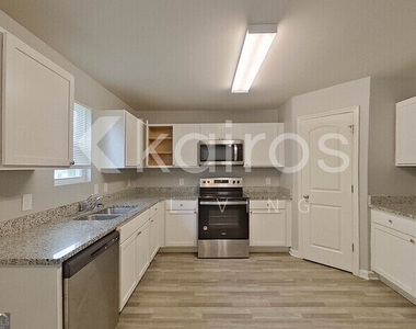 8 Plymouth Court - Photo Thumbnail 8