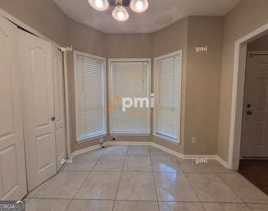 4865 Robinson Square Drive Nw - Photo Thumbnail 3
