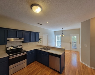 435 Southridge - Photo Thumbnail 5