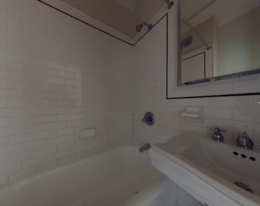 Second Avenue - Photo Thumbnail 2