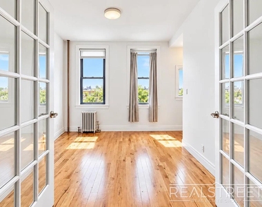 294 Harman Street - Photo Thumbnail 3