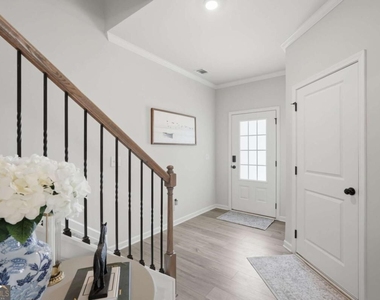 75 Pineview Drive - Photo Thumbnail 2