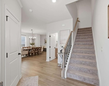 75 Pineview Drive - Photo Thumbnail 3