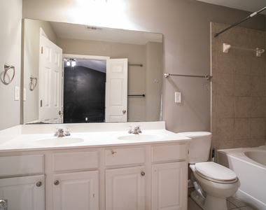 980 Prestwyck Court - Photo Thumbnail 9